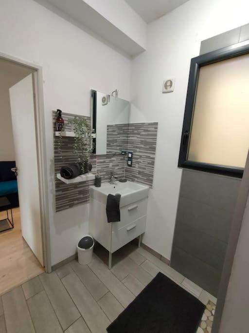 Patio Cosy Daire Thizy-les-Bourgs Dış mekan fotoğraf
